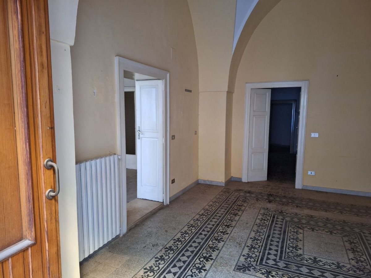 Casa indipendente di  3 vani /80 mq  a Noicattaro (zona zona villa)