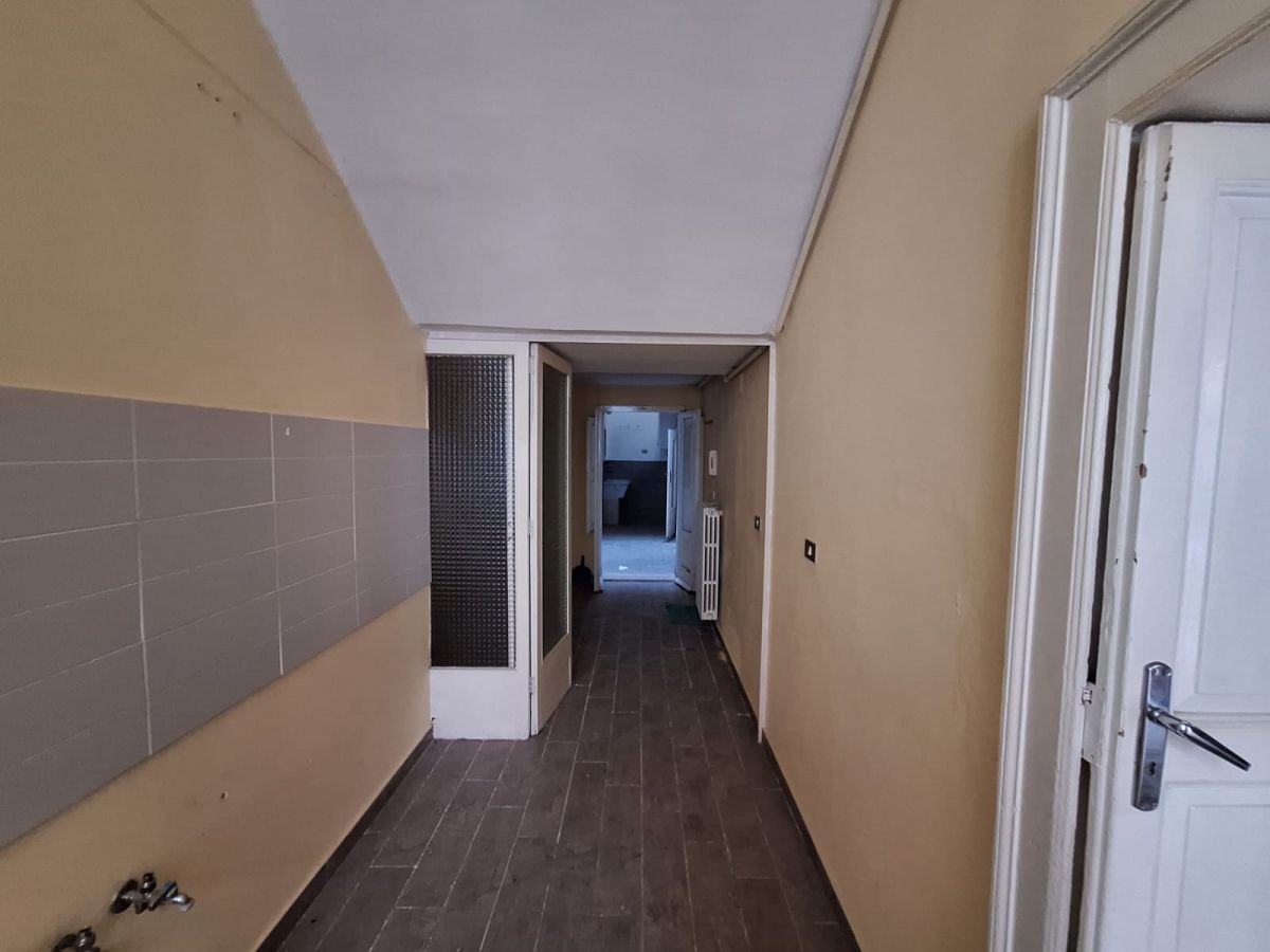 Casa indipendente di  3 vani /80 mq  a Noicattaro (zona zona villa)