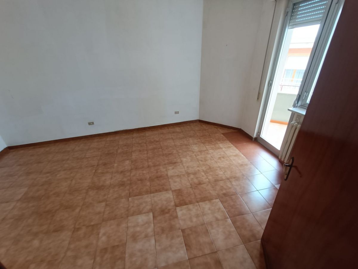 Appartamento di  4 vani /90 mq  a Andria (zona SACRO CUORE )