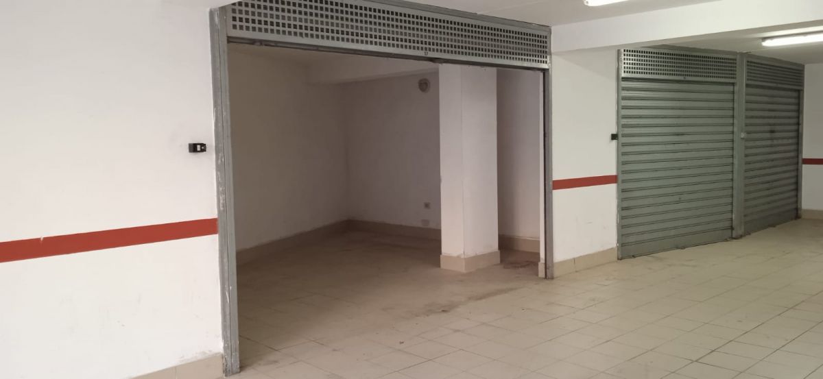 Box / Garage / Posto Auto di  1 vani /21 mq  a Trani (zona Nord)