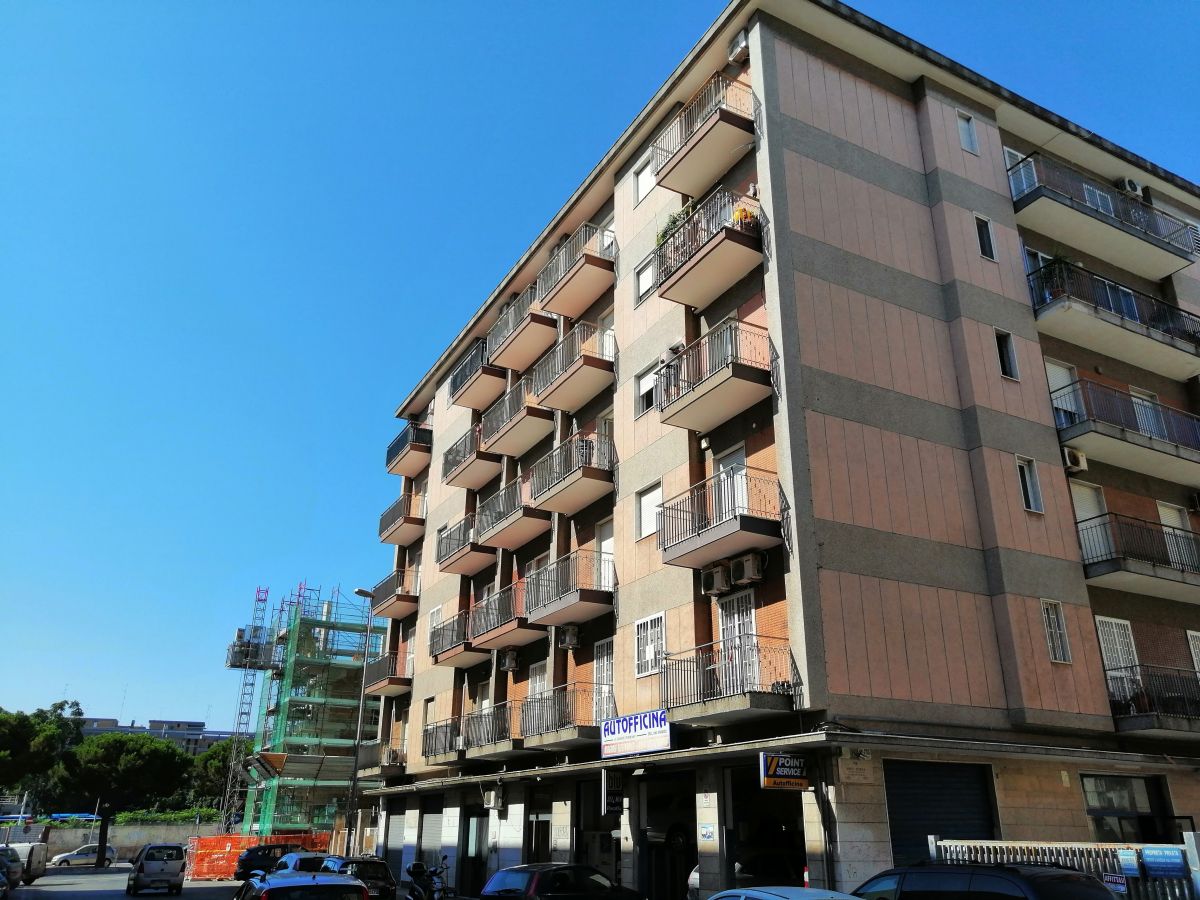 Appartamento di  3 vani /105 mq  a Bari - San Pasquale alta (zona VCINANE PARCO 2 GIUGNO)