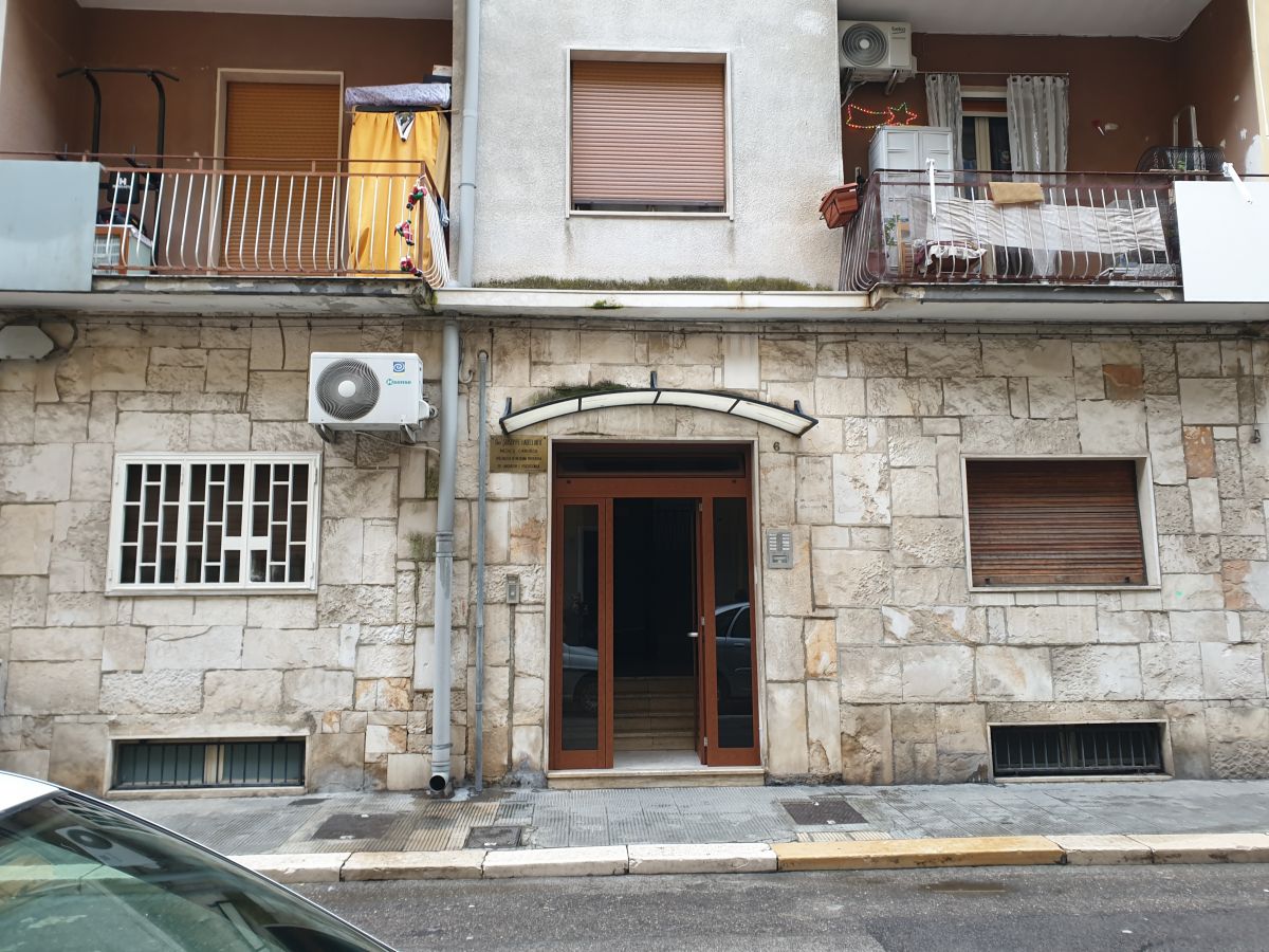 Appartamento di  3 vani /93 mq  a Bari - Picone (zona Carrassi- Picone)