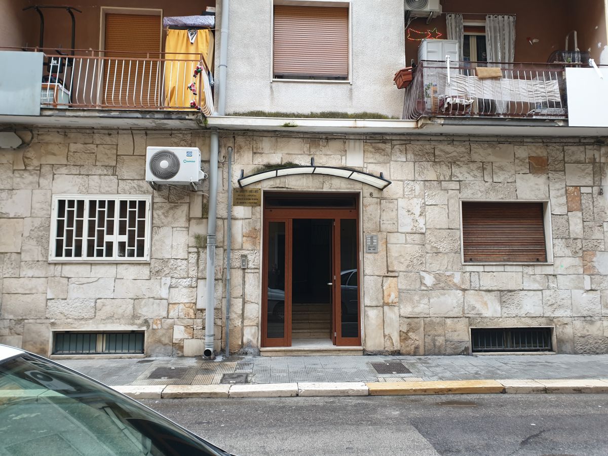 Appartamento di  3 vani /93 mq  a Bari - Picone (zona Carrassi- Picone)