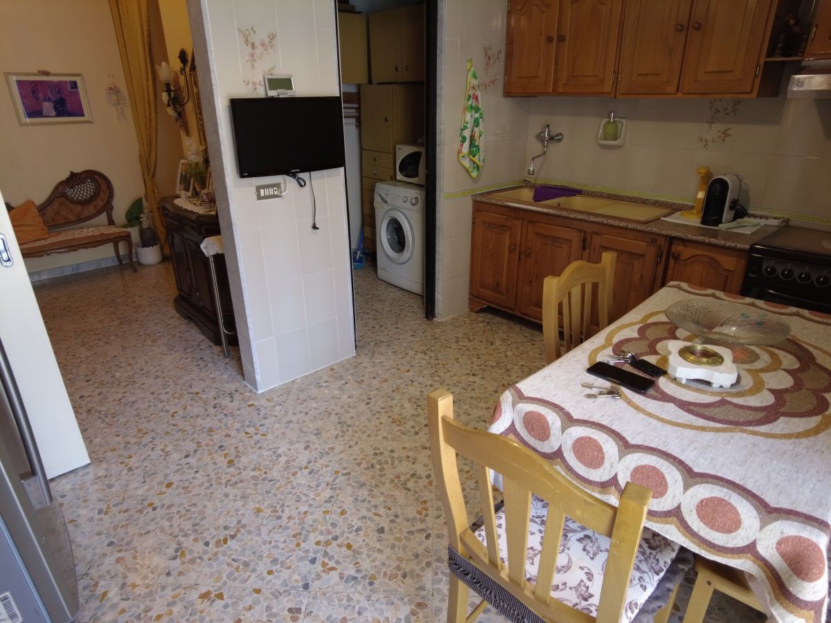 Appartamento di  3 vani /105 mq  a Bari - San Pasquale alta (zona VCINANE PARCO 2 GIUGNO)