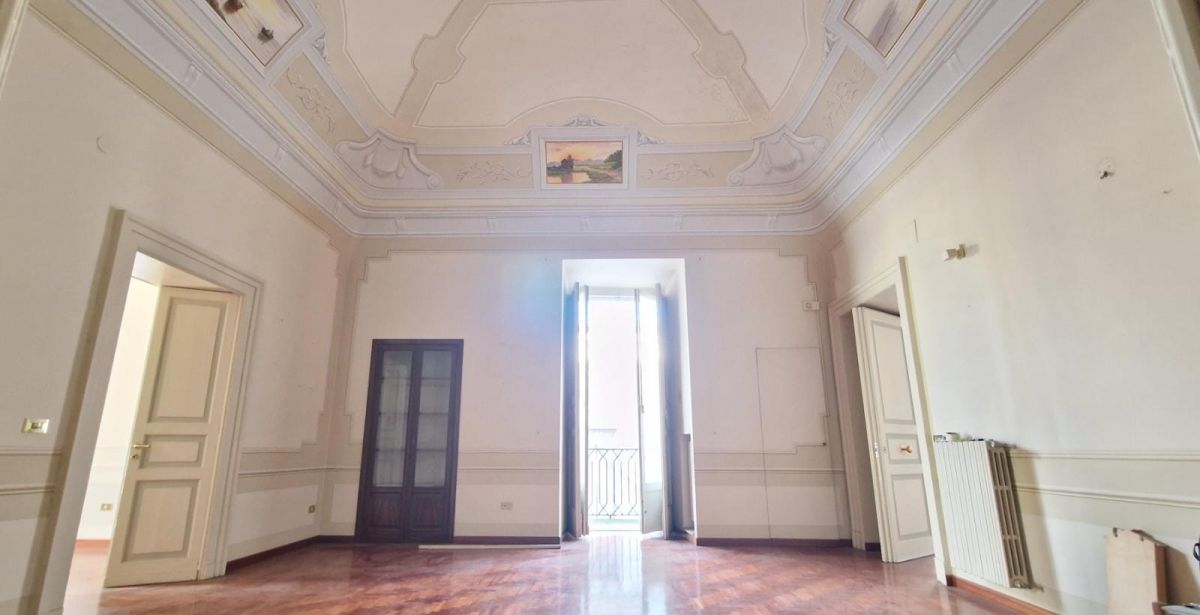 Appartamento di  5 vani /174 mq  a Bisceglie (zona Centro)