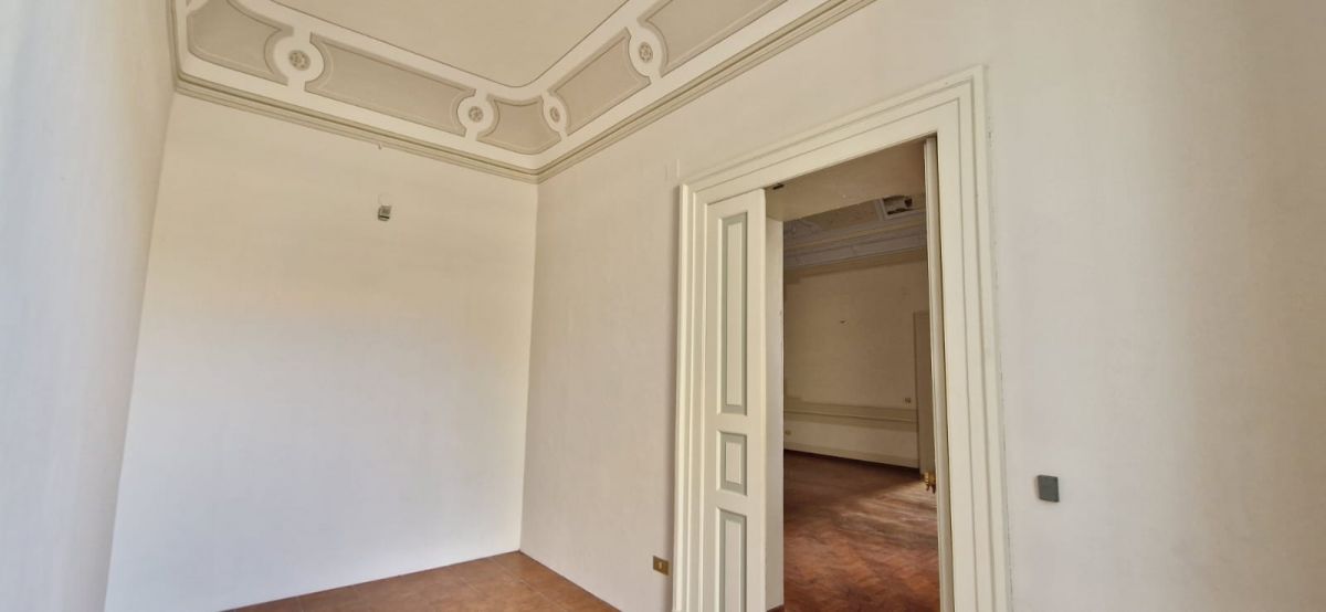 Appartamento di  5 vani /174 mq  a Bisceglie (zona Centro)