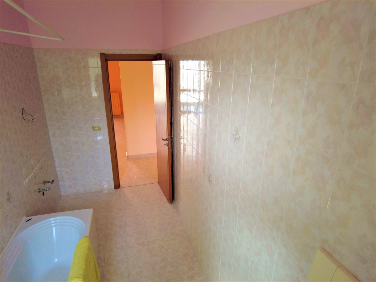 Appartamento di  3 vani /100 mq  a Palo del Colle (zona  )