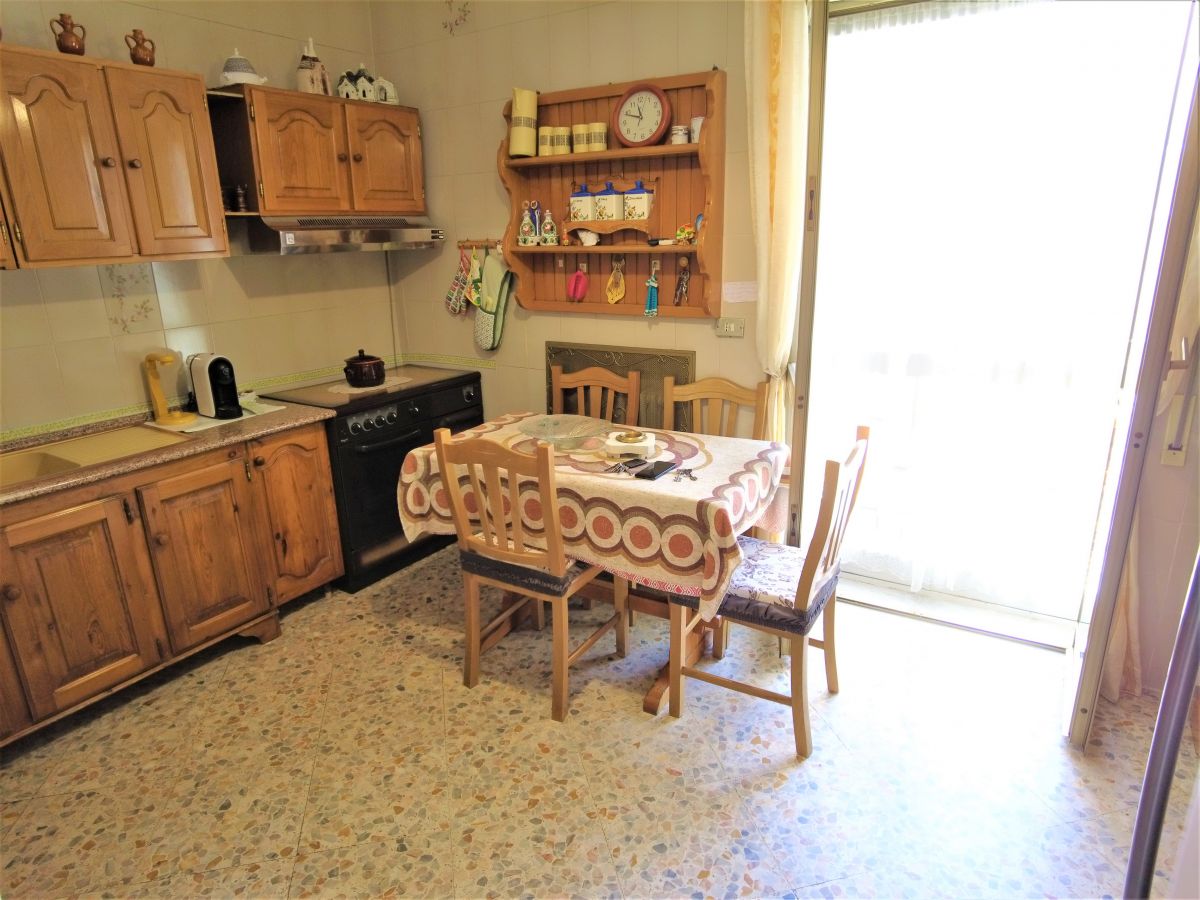 Appartamento di  3 vani /105 mq  a Bari - San Pasquale alta (zona VCINANE PARCO 2 GIUGNO)