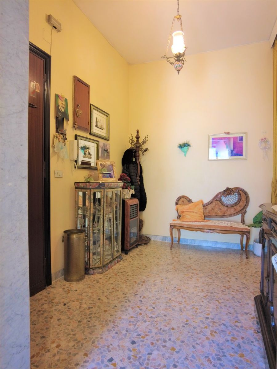 Appartamento di  3 vani /105 mq  a Bari - San Pasquale alta (zona VCINANE PARCO 2 GIUGNO)