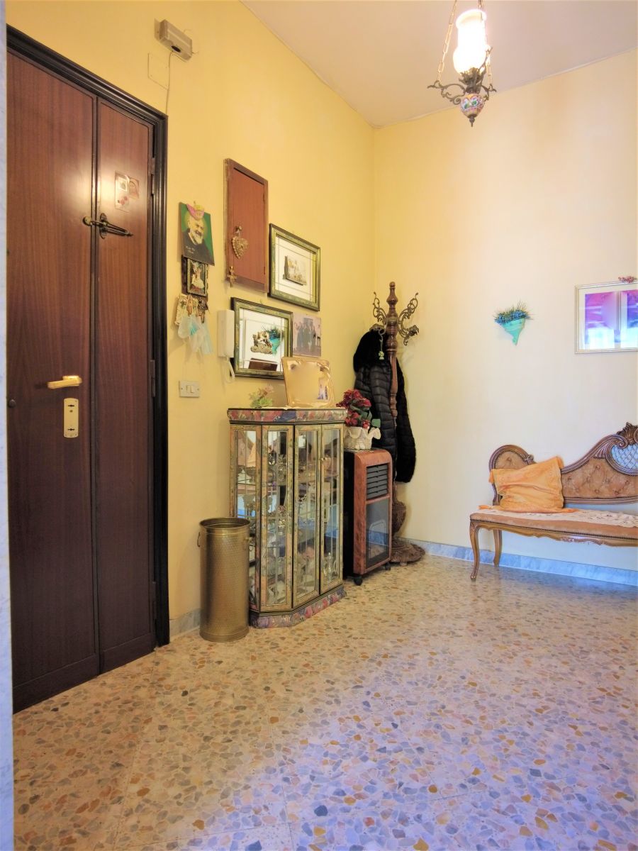 Appartamento di  3 vani /105 mq  a Bari - San Pasquale alta (zona VCINANE PARCO 2 GIUGNO)