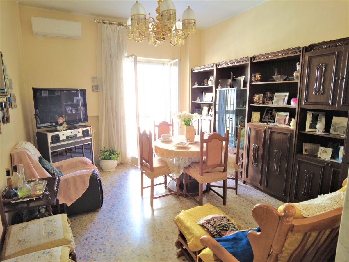 Appartamento di  3 vani /105 mq  a Bari - San Pasquale alta (zona VCINANE PARCO 2 GIUGNO)