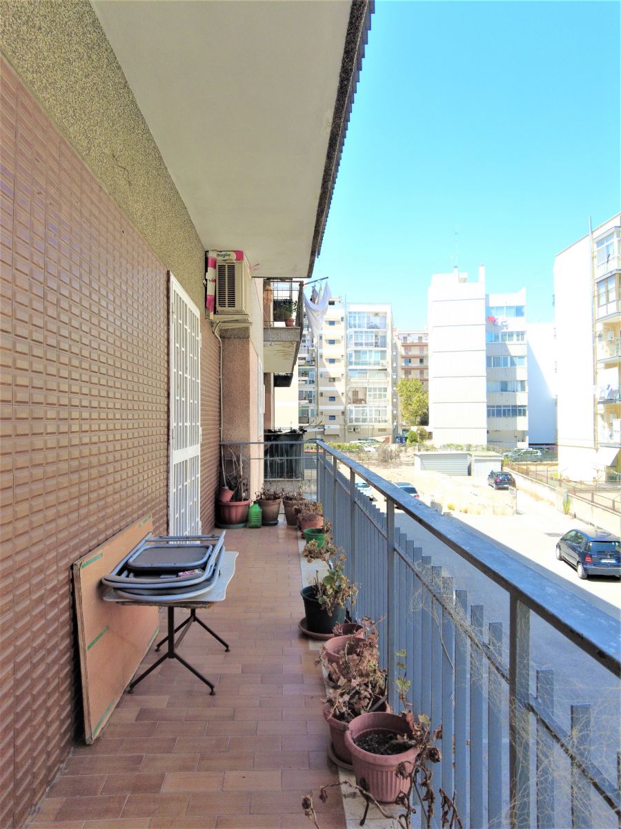 Appartamento di  3 vani /105 mq  a Bari - San Pasquale alta (zona VCINANE PARCO 2 GIUGNO)