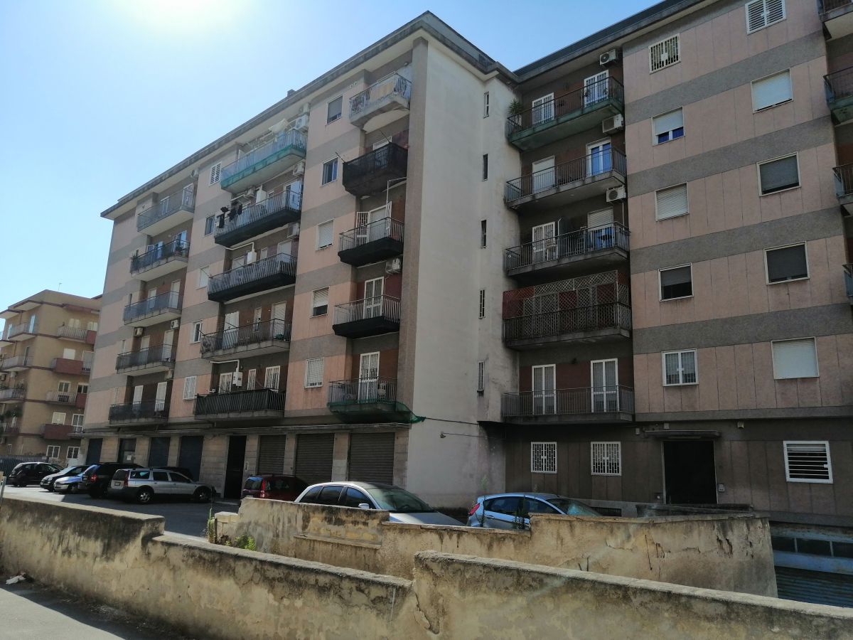 Appartamento di  3 vani /105 mq  a Bari - San Pasquale alta (zona VCINANE PARCO 2 GIUGNO)