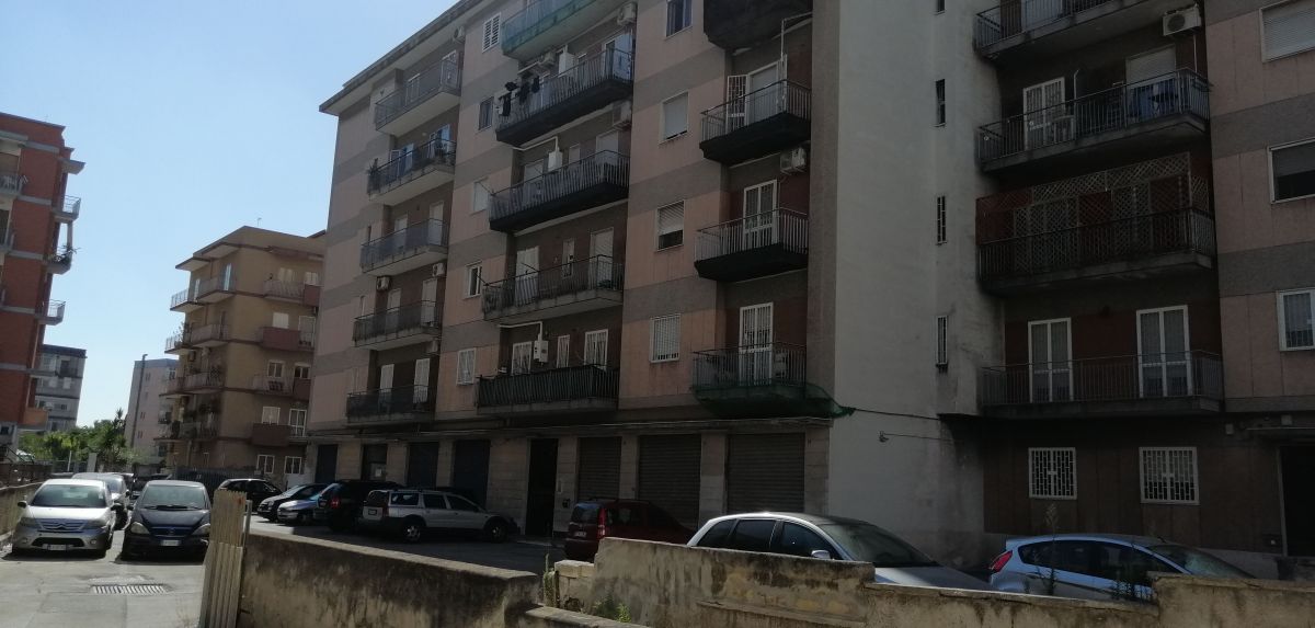 Appartamento di  3 vani /105 mq  a Bari - San Pasquale alta (zona VCINANE PARCO 2 GIUGNO)