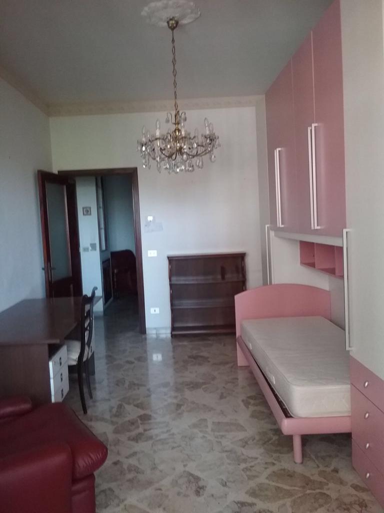 Appartamento di  4 vani /130 mq  a Bari - Poggiofranco (zona Poggiofranco)