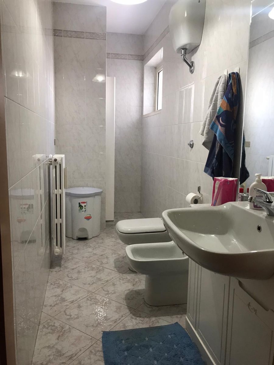 Appartamento di  2 vani /65 mq  a Casamassima (zona AUCHAN - LUM)