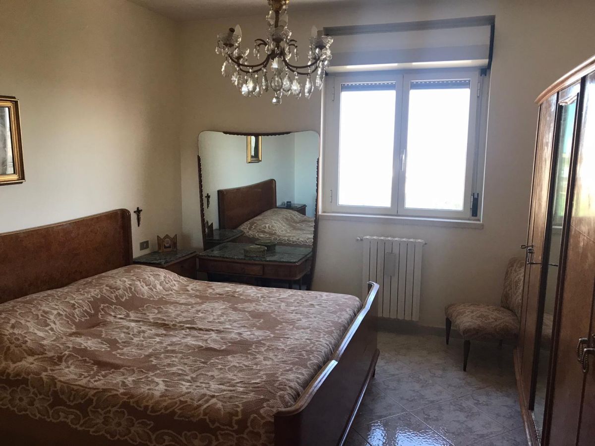 Appartamento di  2 vani /65 mq  a Casamassima (zona AUCHAN - LUM)