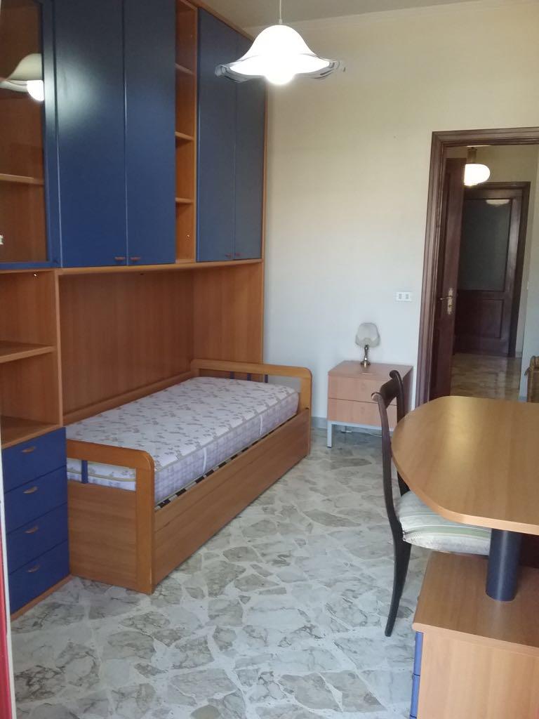 Appartamento di  4 vani /130 mq  a Bari - Poggiofranco (zona Poggiofranco)