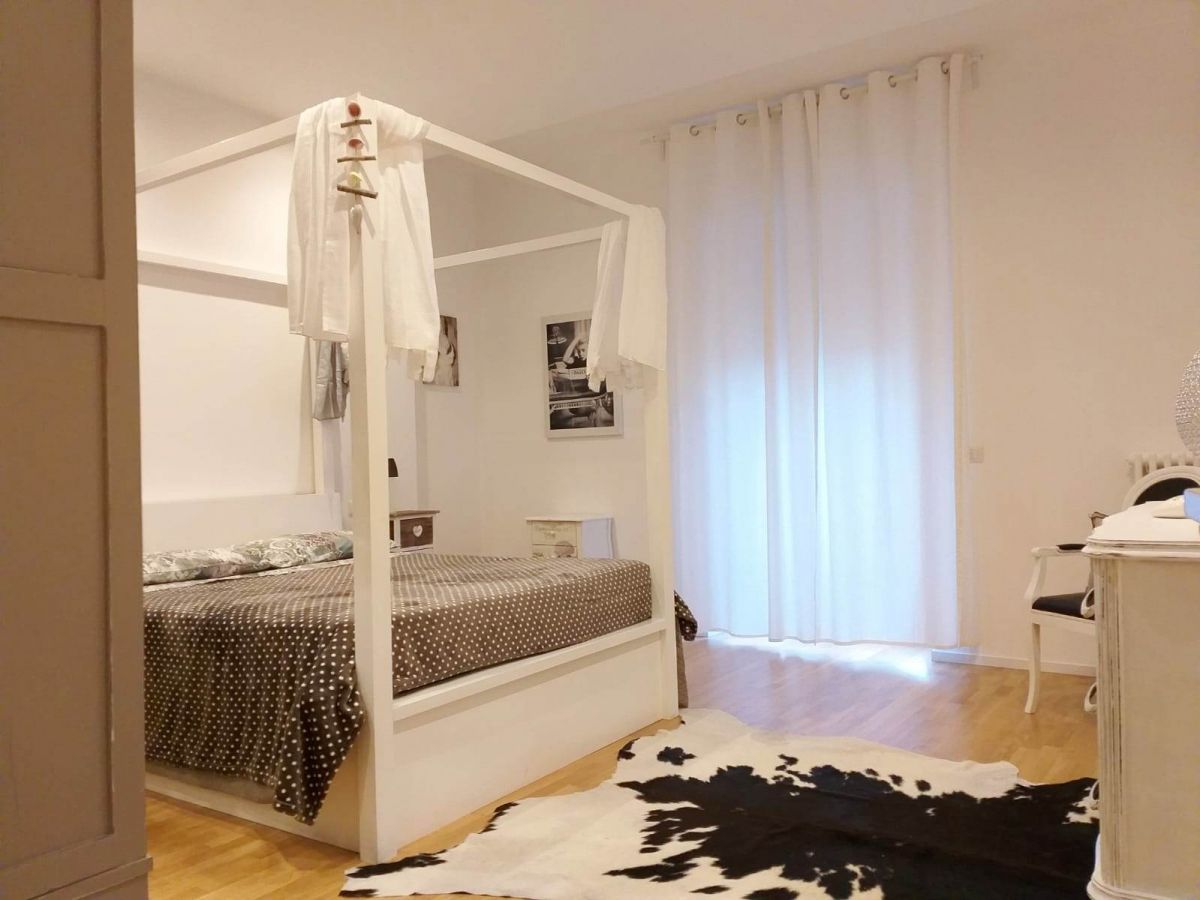 Appartamento di  3 vani /95 mq  a Trani (zona Centro)