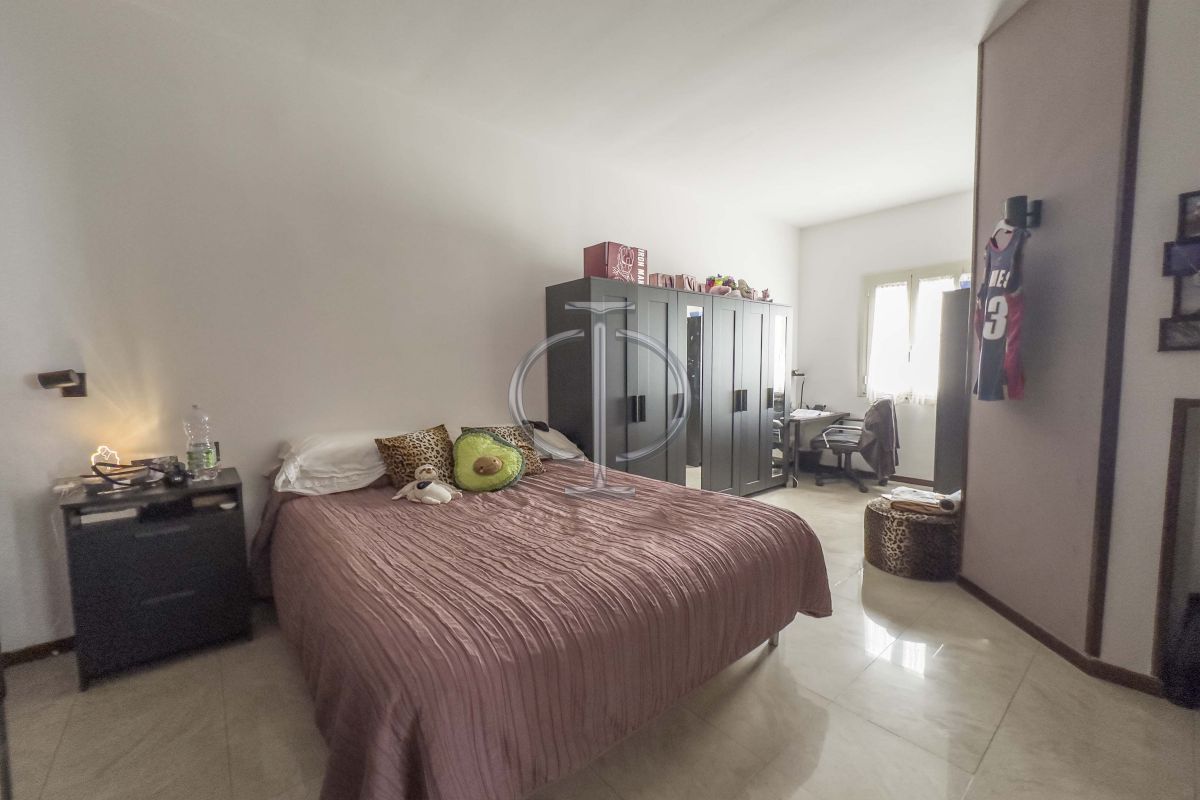 Villa (zona residenziale) di  6 vani /251 mq  a Bari - Palese