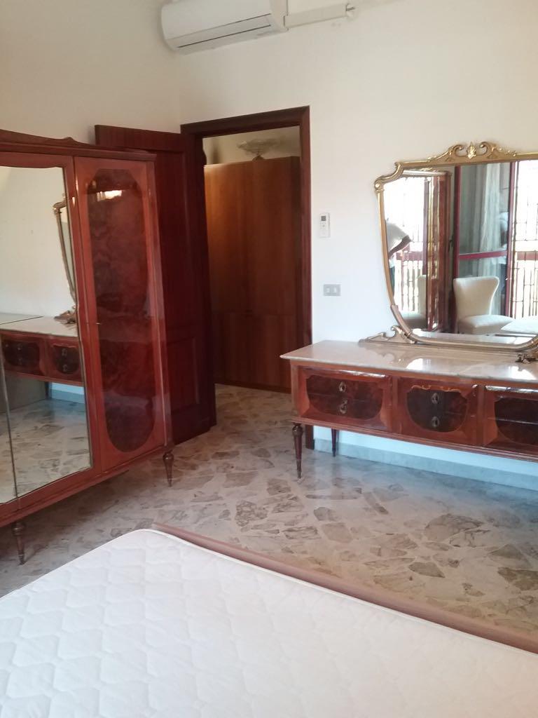 Appartamento di  4 vani /130 mq  a Bari - Poggiofranco (zona Poggiofranco)