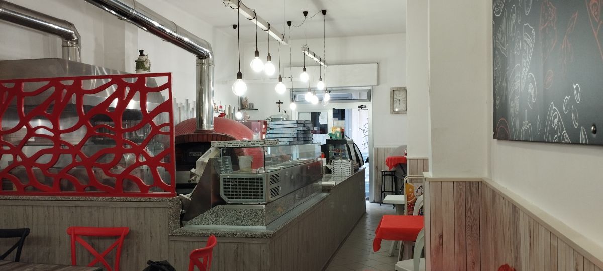 Pizzeria di  2 vani /70 mq  a Bari - Carrassi