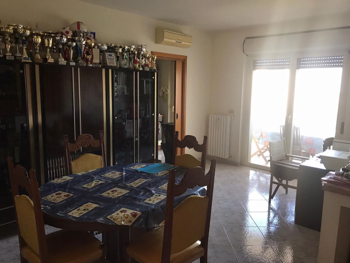 Appartamento di  2 vani /65 mq  a Casamassima (zona AUCHAN - LUM)