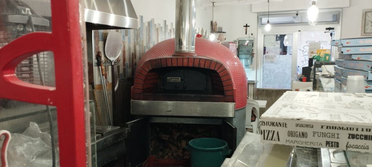 Pizzeria di  2 vani /70 mq  a Bari - Carrassi