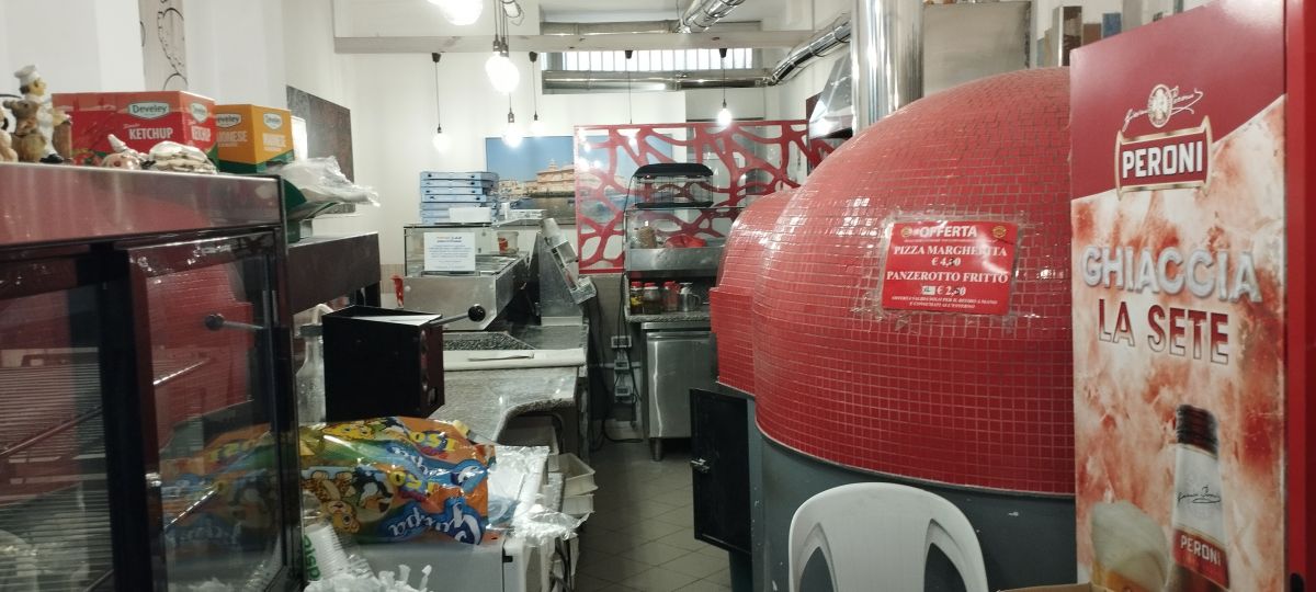 Pizzeria di  2 vani /70 mq  a Bari - Carrassi