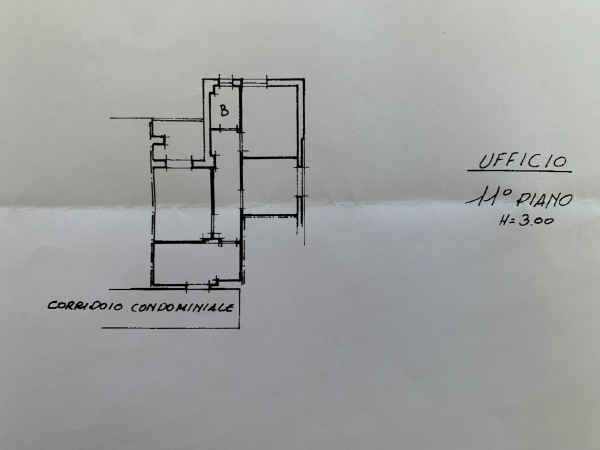 Ufficio di  3 vani /70 mq  a Bari - Poggiofranco (zona Caffè Rosalba-BNL)