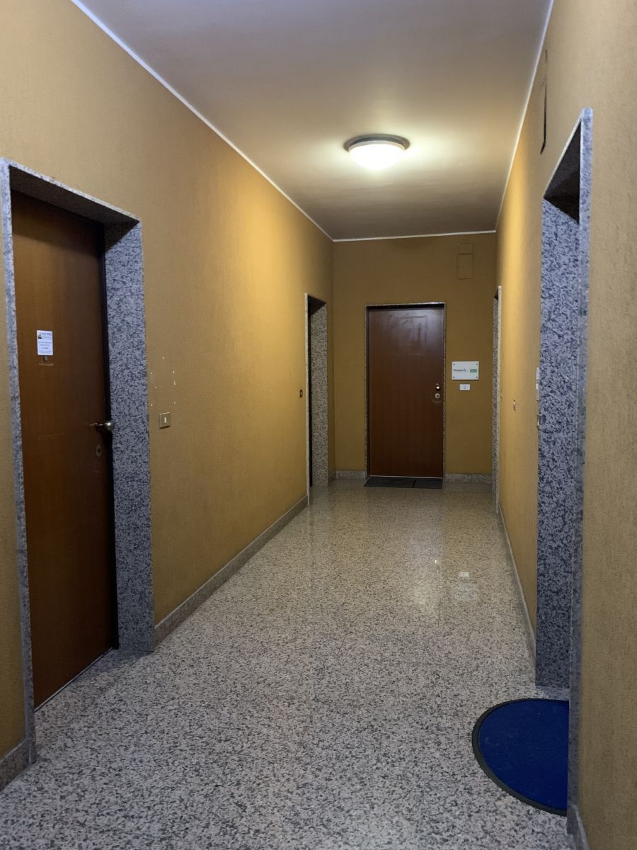 Ufficio di  3 vani /70 mq  a Bari - Poggiofranco (zona Caffè Rosalba-BNL)