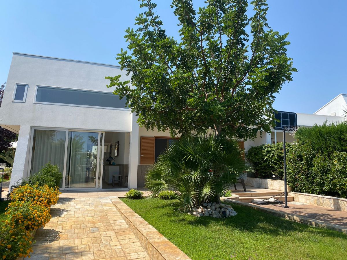 Villa (zona residenziale) di  3 vani /70 mq  a Polignano a Mare (zona Residence Neapolis)