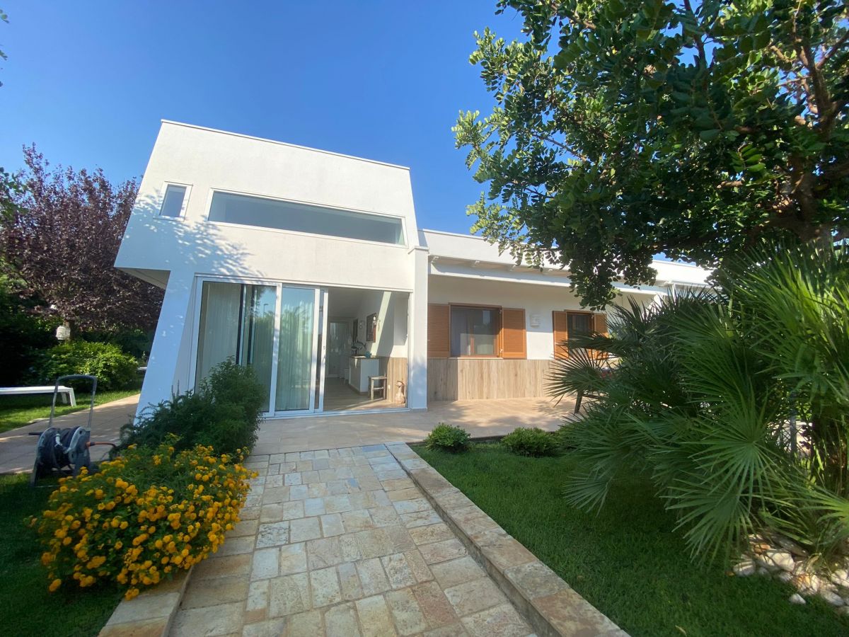 Villa (zona residenziale) di  3 vani /70 mq  a Polignano a Mare (zona Residence Neapolis)