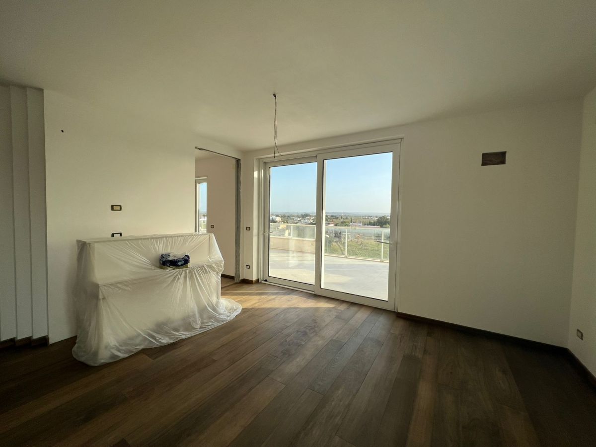 Appartamento di  5 vani /150 mq  a Conversano (zona centro)