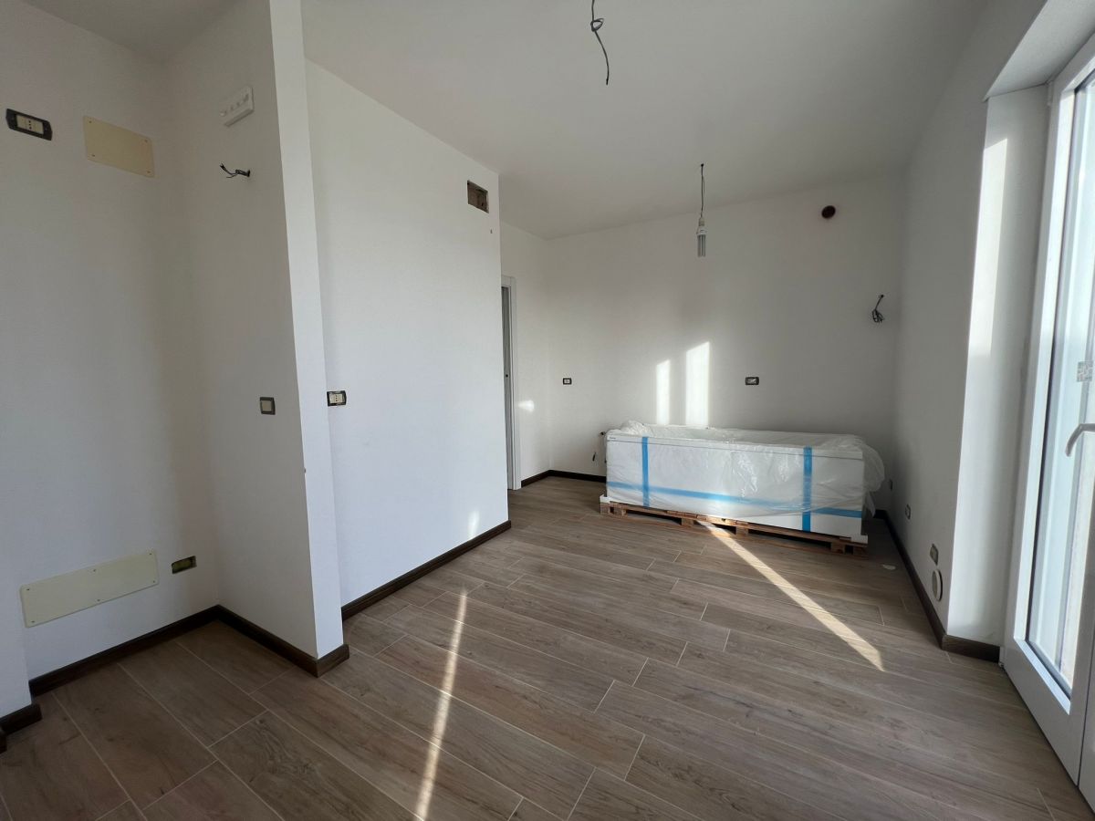 Appartamento di  5 vani /150 mq  a Conversano (zona centro)