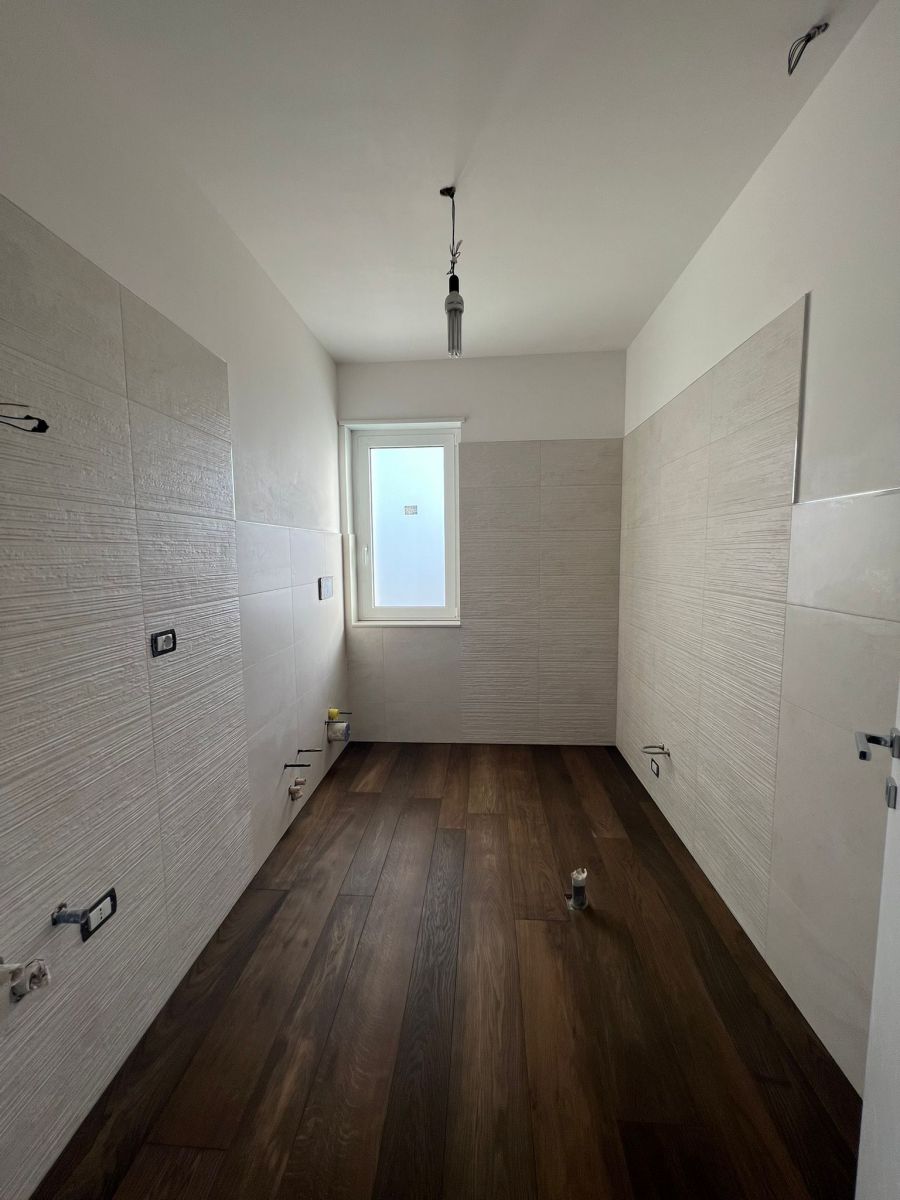 Appartamento di  5 vani /150 mq  a Conversano (zona centro)