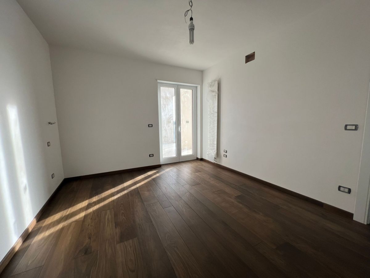 Appartamento di  5 vani /150 mq  a Conversano (zona centro)