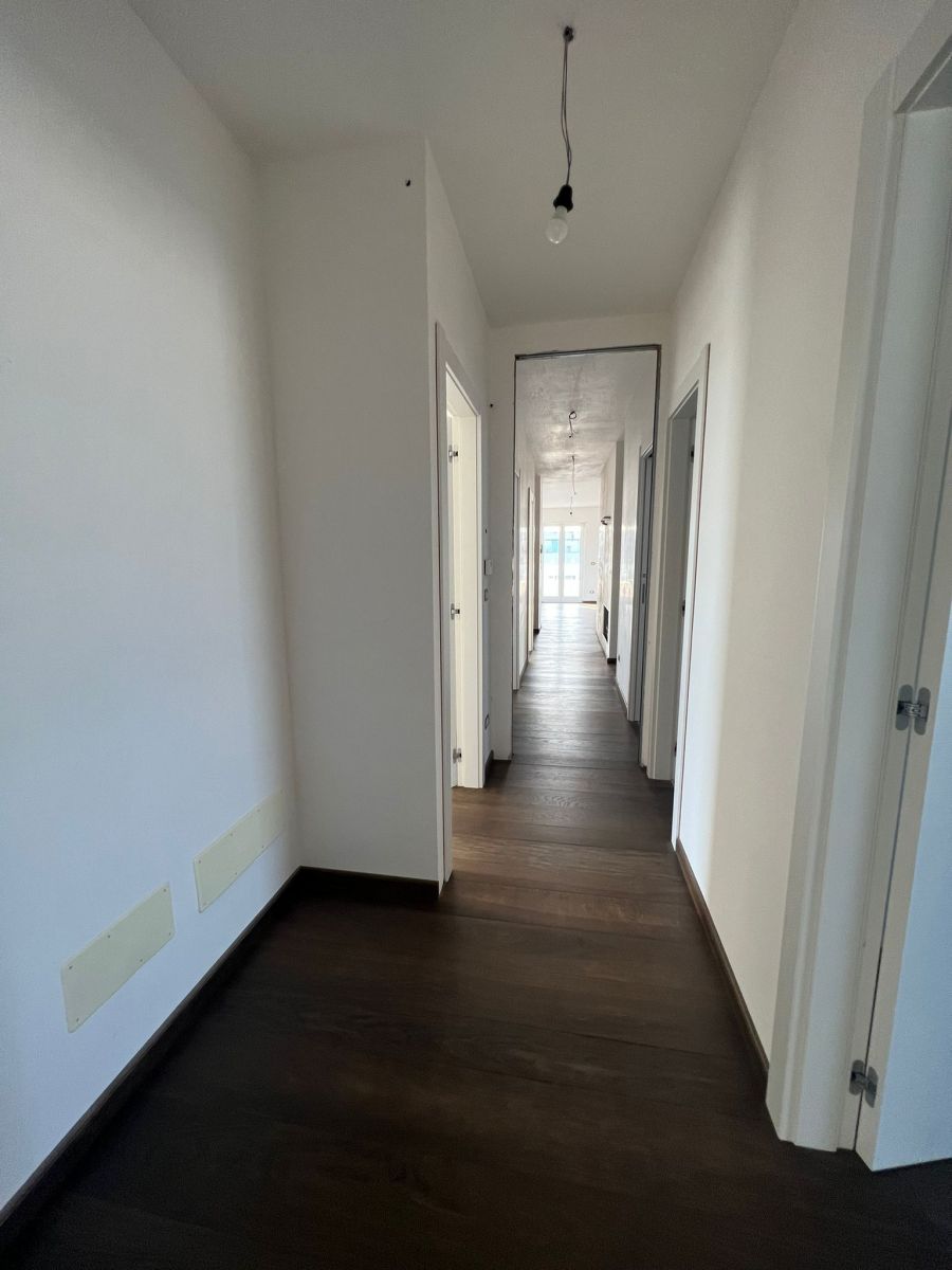 Appartamento di  5 vani /150 mq  a Conversano (zona centro)