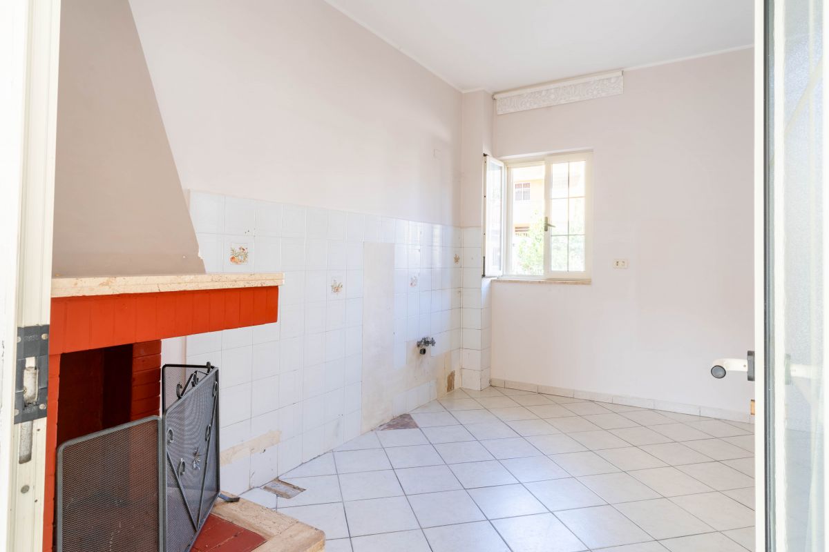 Casa indipendente di  4 vani /117 mq  a Casamassima (zona TRAV. VIA BARI)