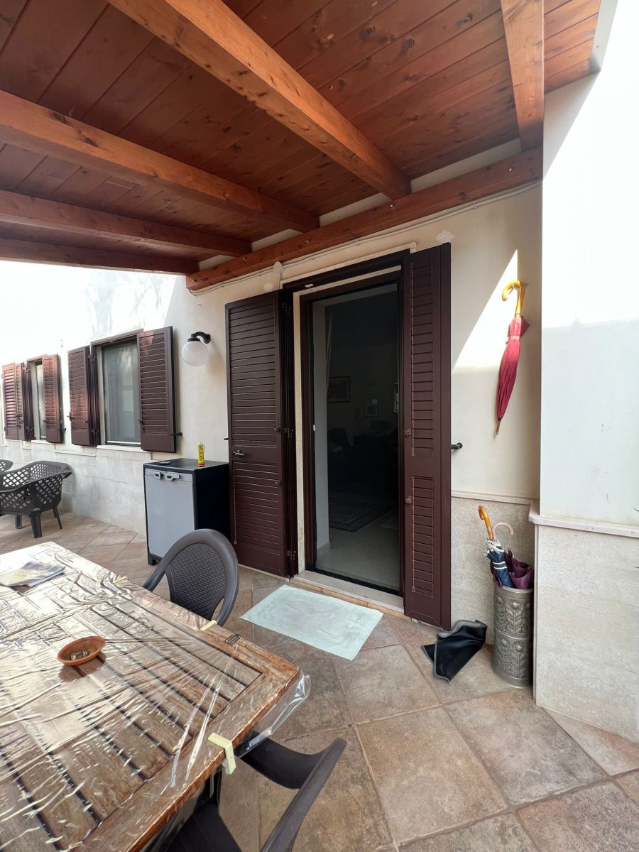 Villa (zona residenziale) di  6 vani /260 mq  a Conversano