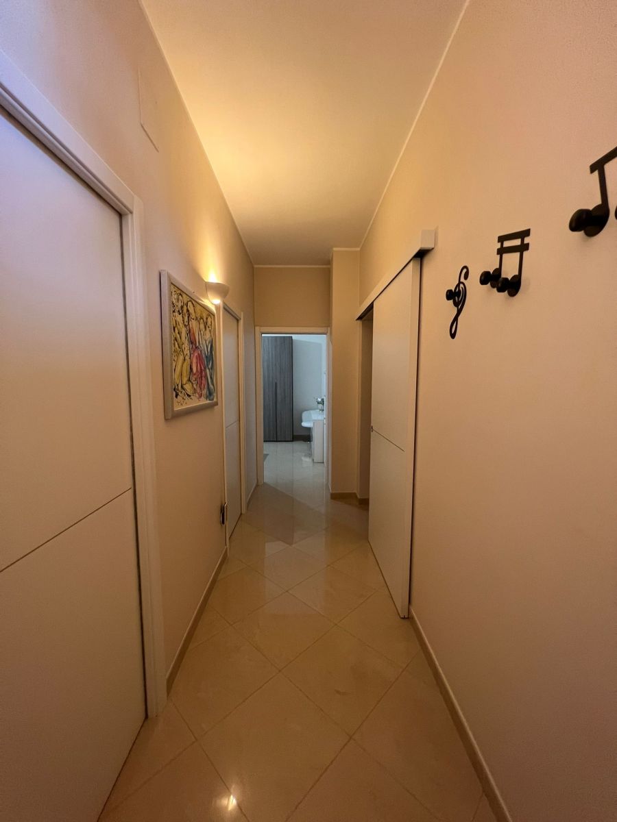 Villa (zona residenziale) di  6 vani /260 mq  a Conversano