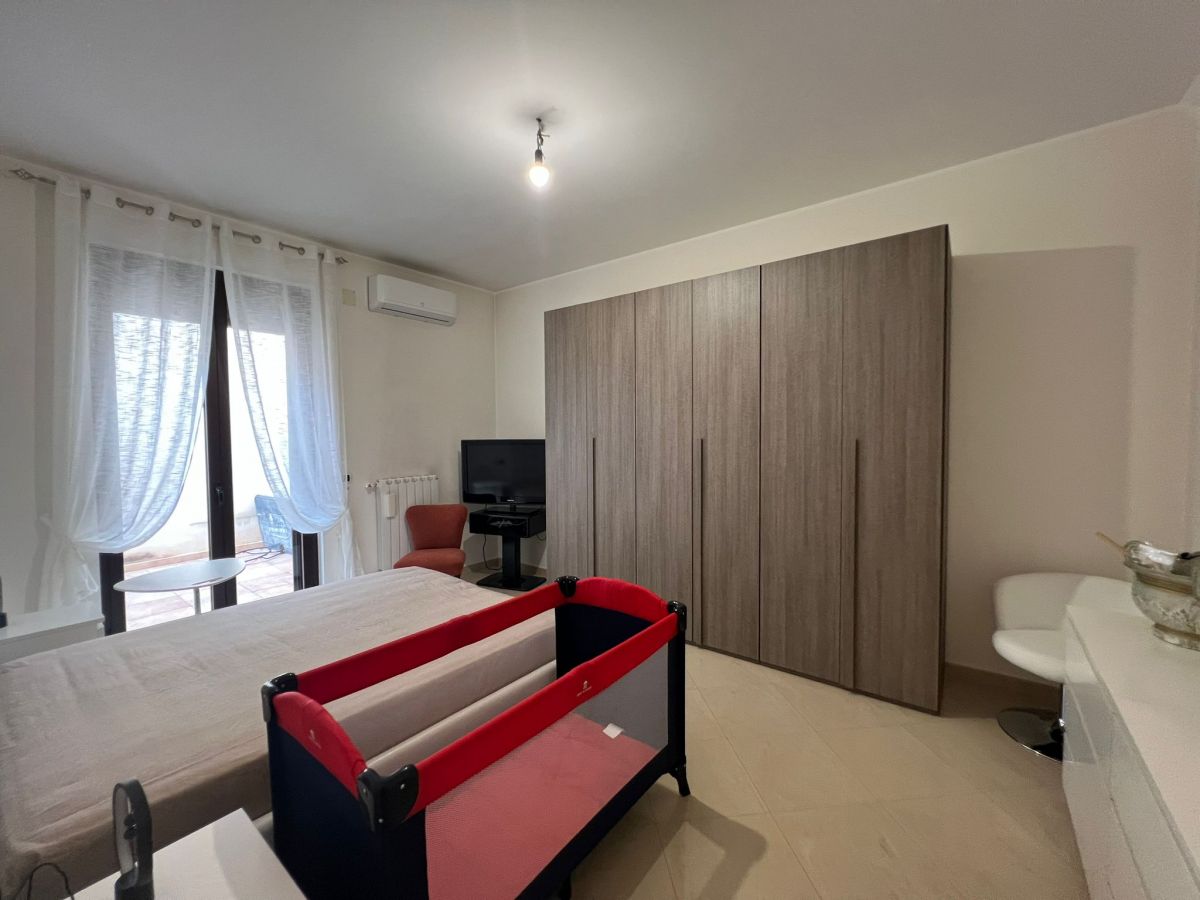 Villa (zona residenziale) di  6 vani /260 mq  a Conversano