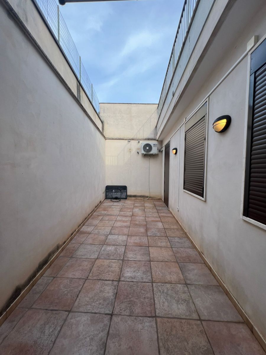 Villa (zona residenziale) di  6 vani /260 mq  a Conversano