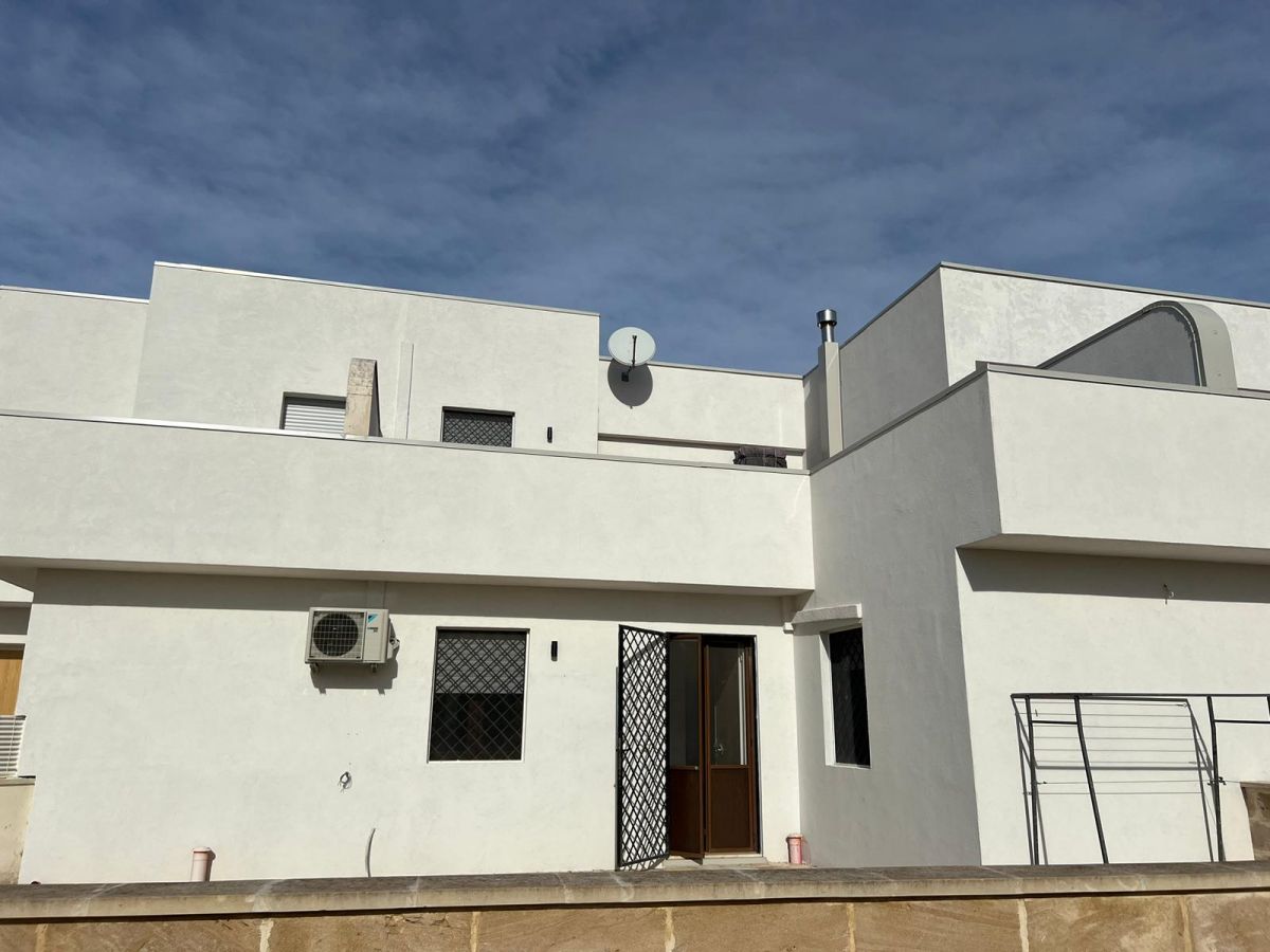 Villa (zona residenziale) di  6 vani /180 mq  a Nardo'