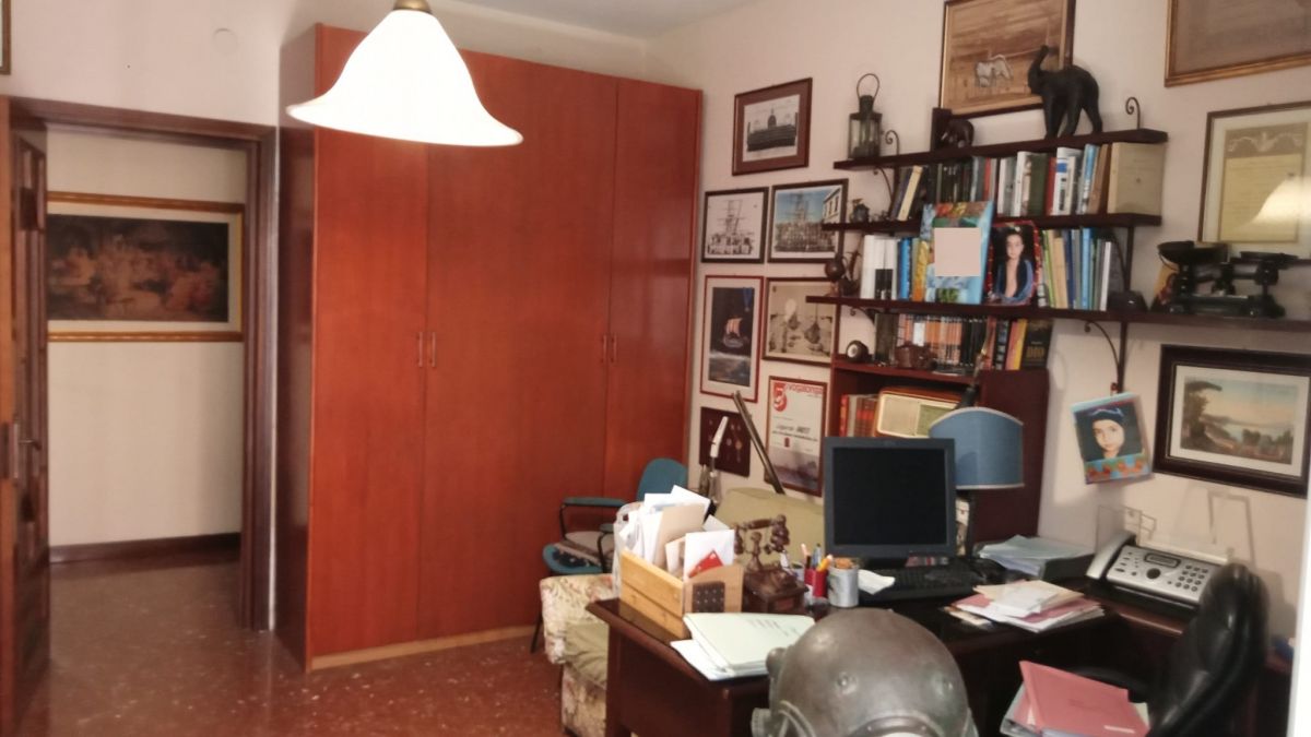 Appartamento di  6 vani /200 mq  a Bari - San Pasquale alta (zona SAN PASQUALE)