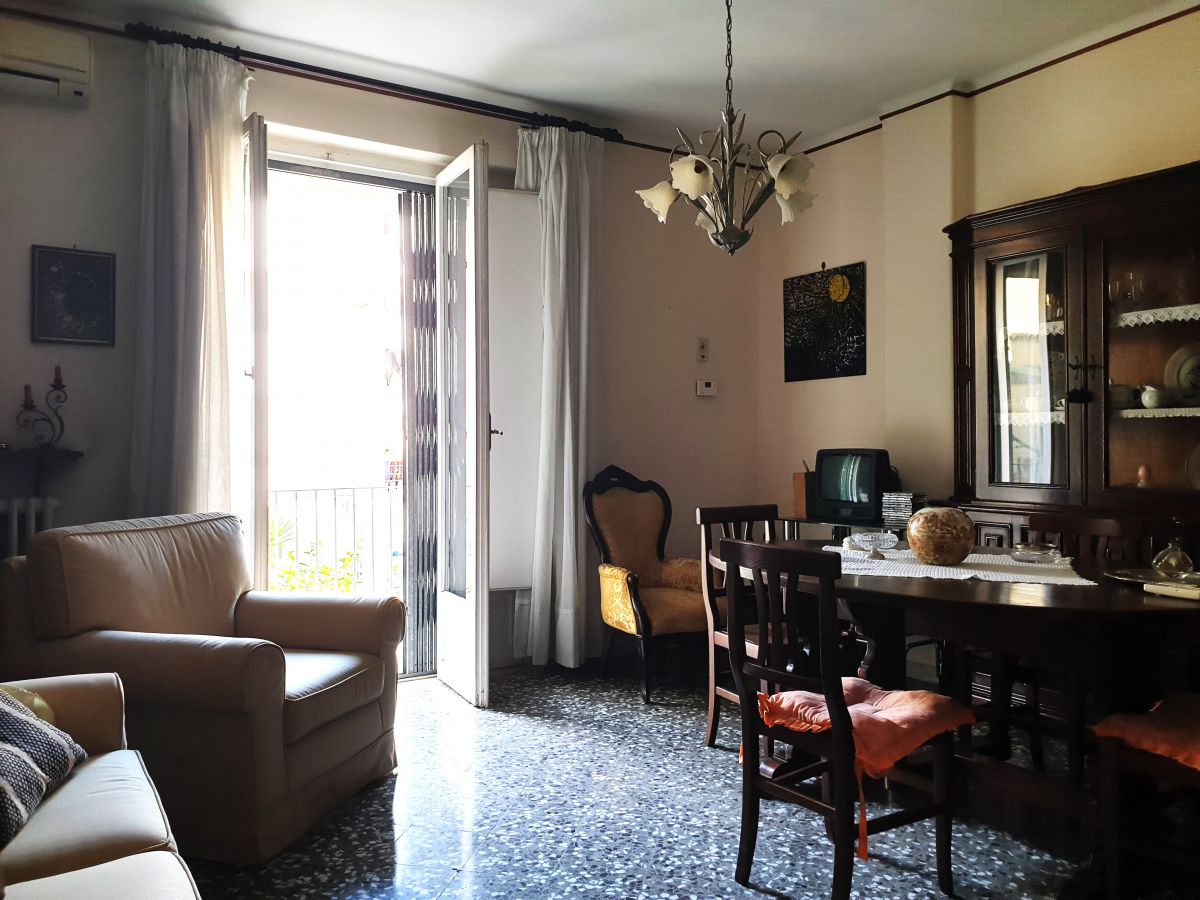 Appartamento di  3 vani /98 mq  a Bari - Picone (zona Picone- Poggiofranco)