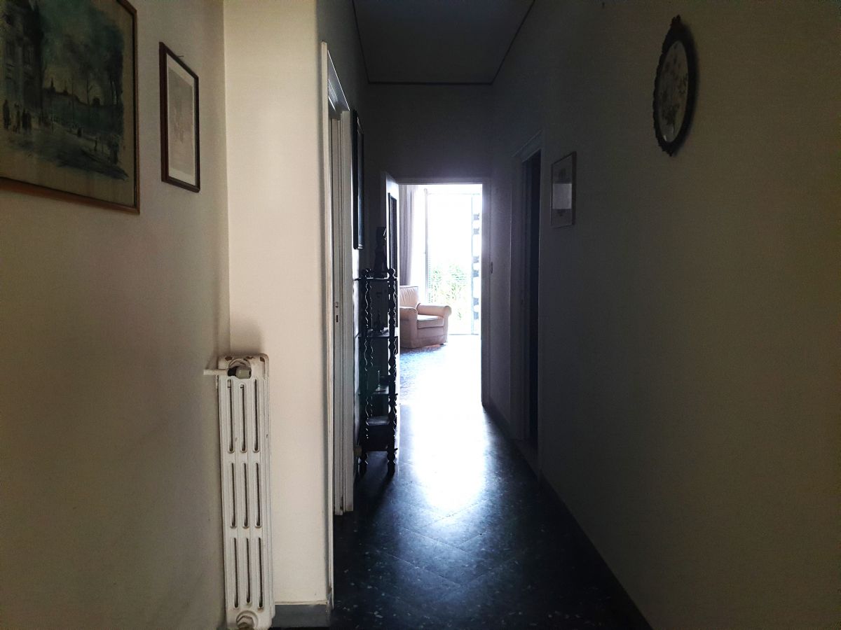 Appartamento di  3 vani /98 mq  a Bari - Picone (zona Picone- Poggiofranco)