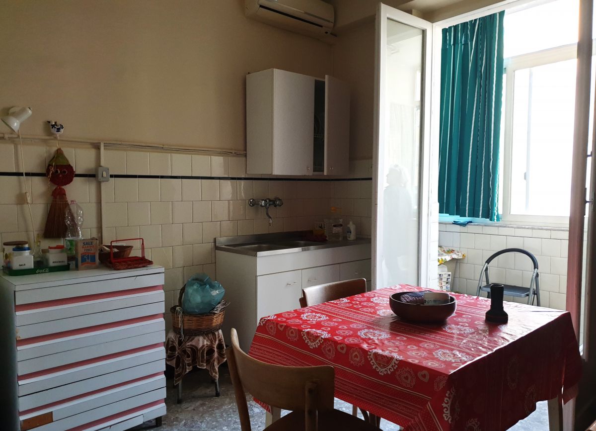 Appartamento di  3 vani /98 mq  a Bari - Picone (zona Picone- Poggiofranco)