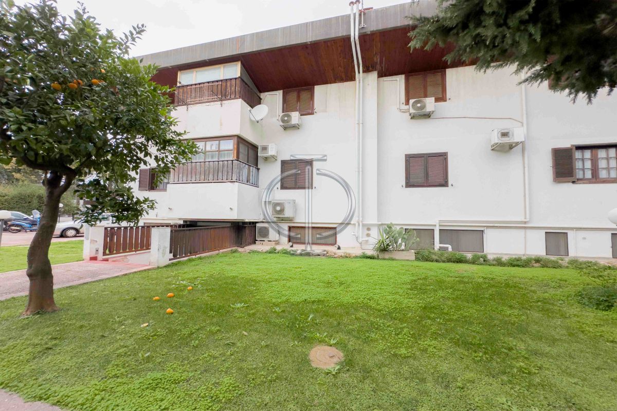 Villa (zona residenziale) di  6 vani /270 mq  a Bari - San Pasquale alta