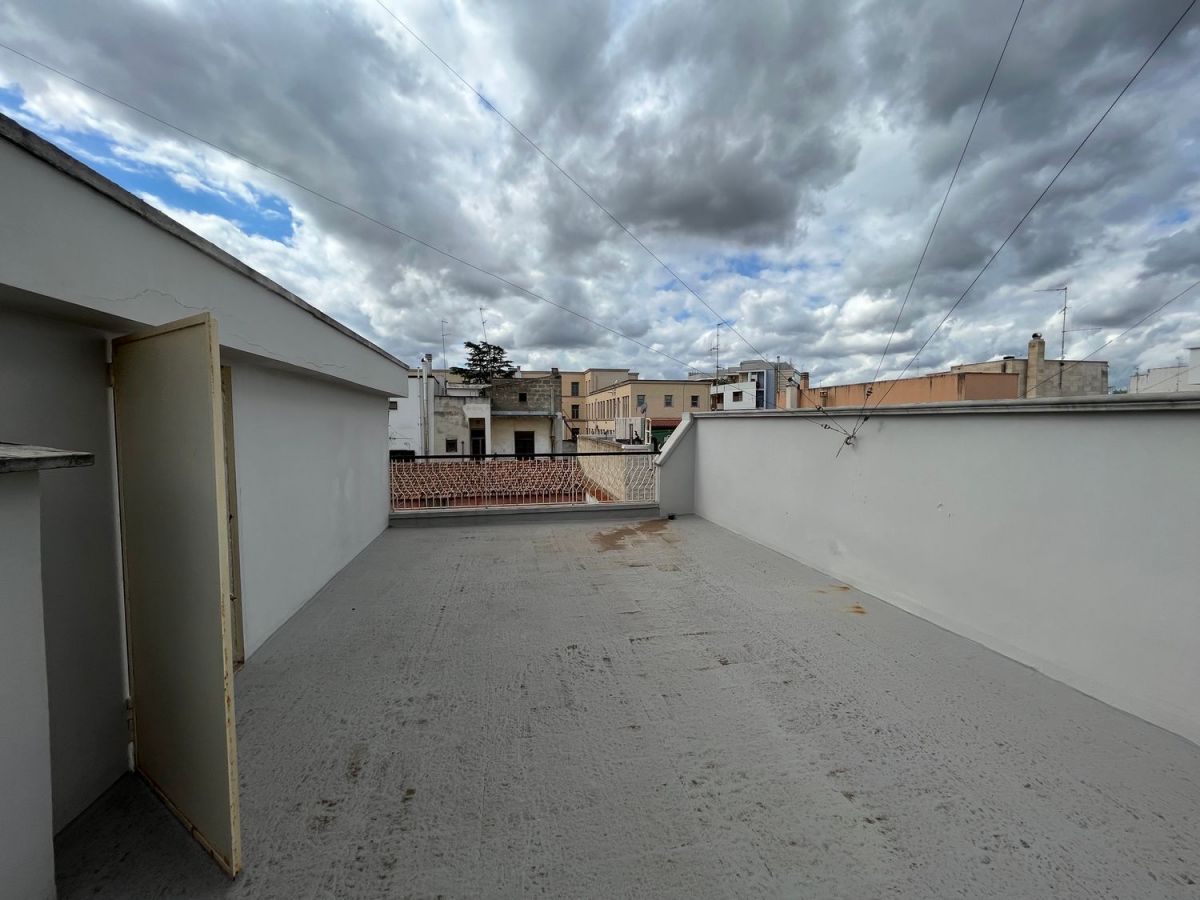 Appartamento di  3 vani /80 mq  a Bitetto (zona Via Sannicandro)